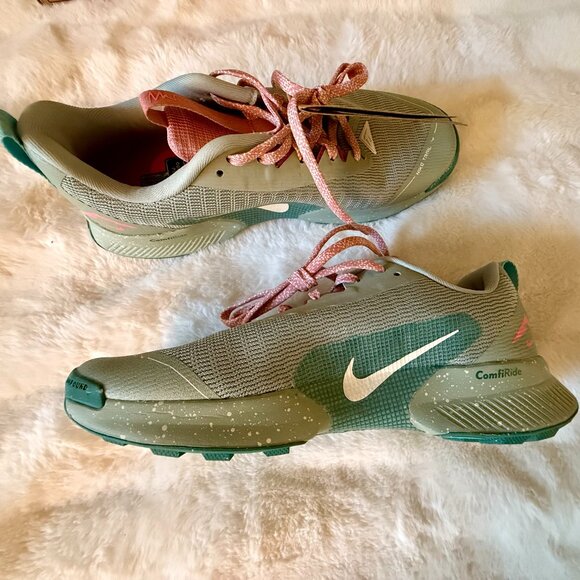 Nike Juniper Trail Shoes Women's size 9 New in Box - Picture 1 of 9